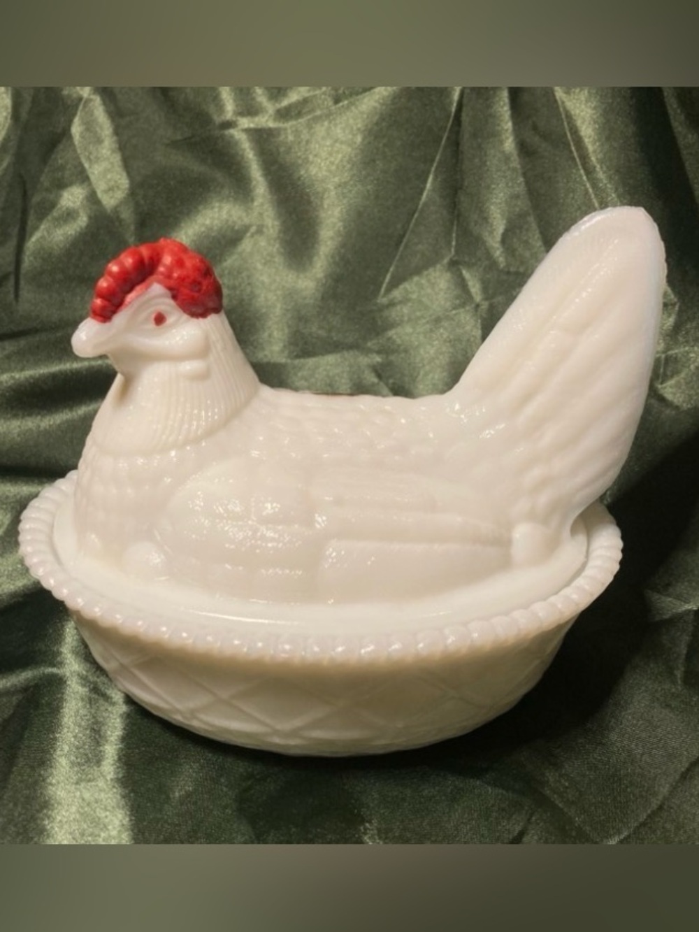 Vintage Westmoreland Milk Glass Hen on Nest with handpainted comb and eyes!